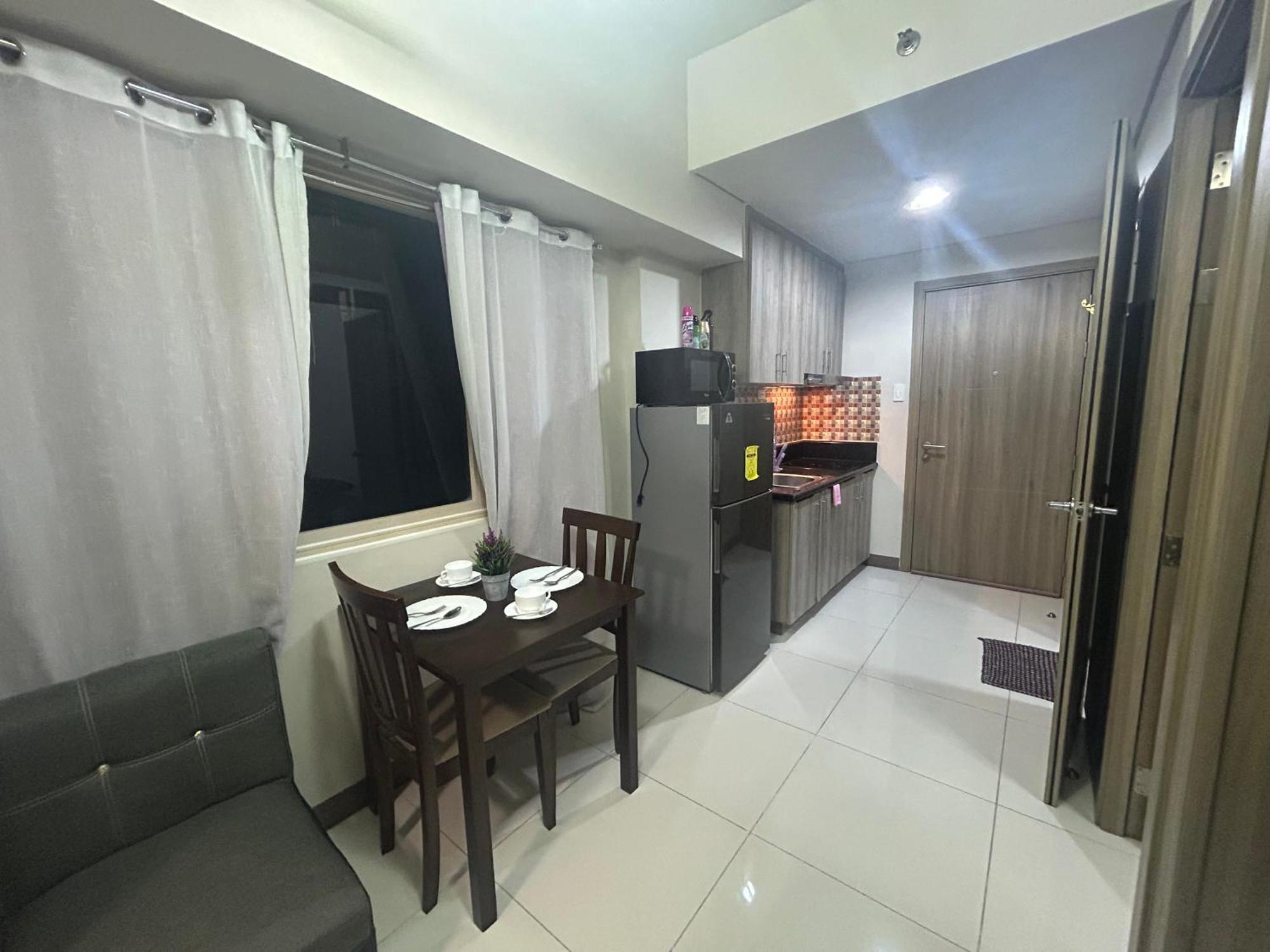 2Br Coast Residences 마닐라 외부 사진